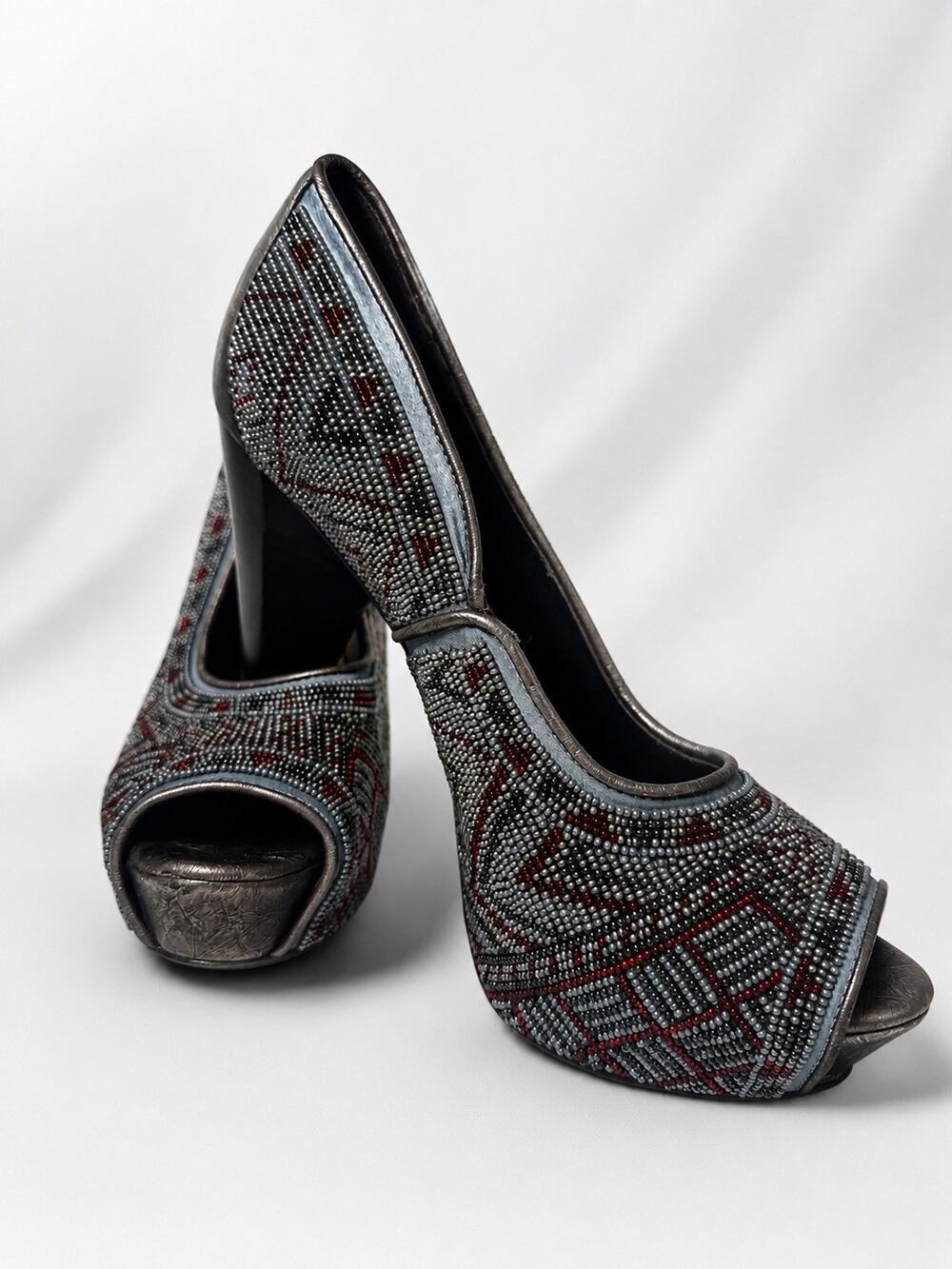 Donald J Pliner Beaded Platform Heels 7.5 M Peep Toe Italy Gray Red Leather